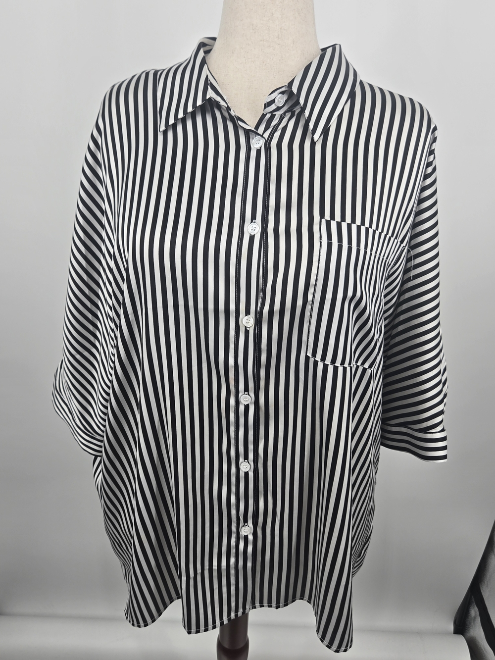 ANDREE BY UNIT Black & White Vertical Stripe Shirt 1X/2X (7664)